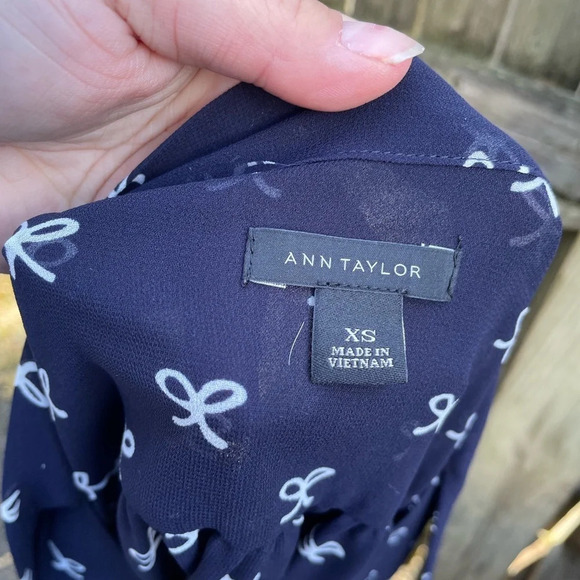 ANN TAYLOR BOW TIW NECK PRINT BLOUSE - Picture 4 of 4